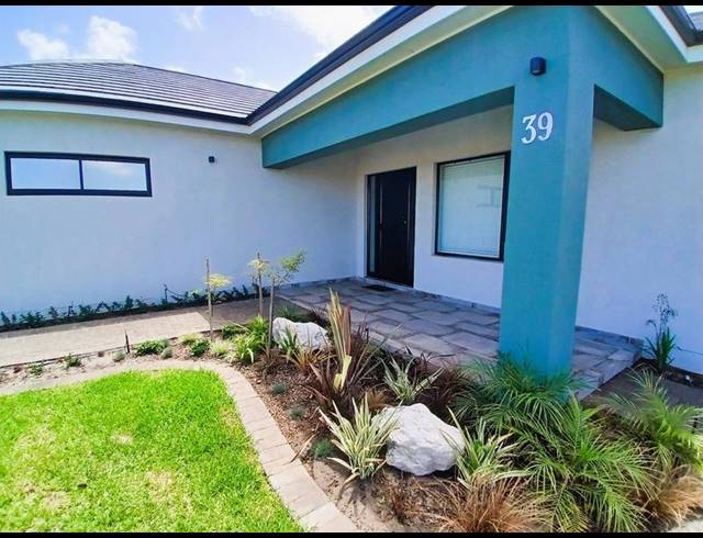 3 BEDROOM HOUSE FOR SALE IN STILBAAI-WES